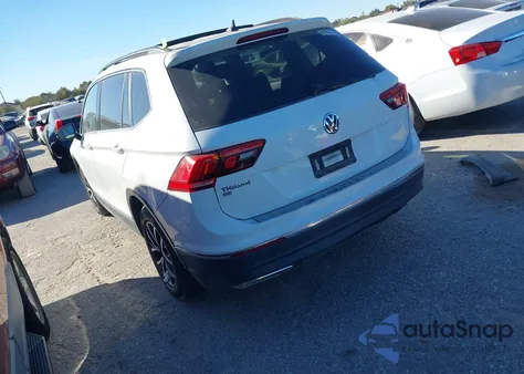 2021 Volkswagen Tiguan 2.0T Se/2.0T Se R-Line Black/2.0T Sel z USA, uszkodzony, nr VIN 3VV3B7AX1MM129767